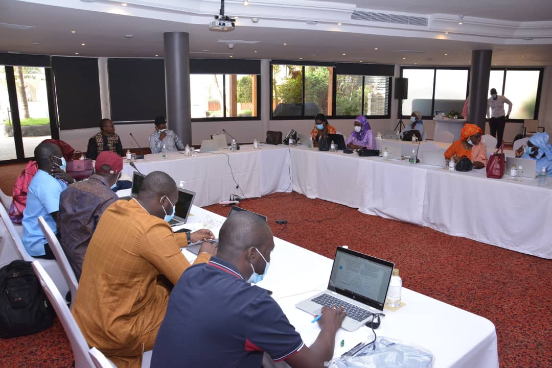 Création du Réseau Afrique de l'Ouest et du Centre d'Adolescents et jeunes Positifs (RAJ+ AOC) - Reseau EVA