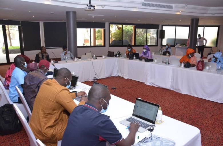 Création du Réseau Afrique de l'Ouest et du Centre d'Adolescents et jeunes Positifs (RAJ+ AOC) - Reseau EVA